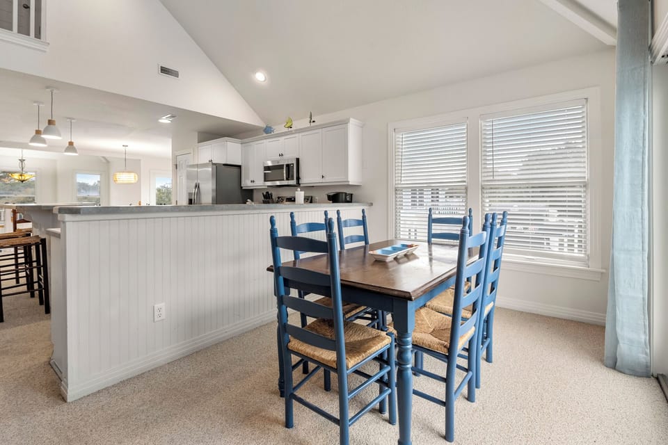 HK71: Seas The Day | Top Level Dining Area