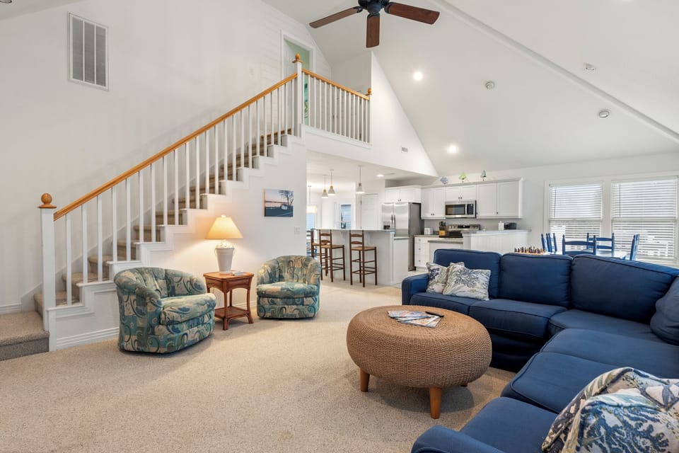 HK71: Seas The Day | Top Level Living Area