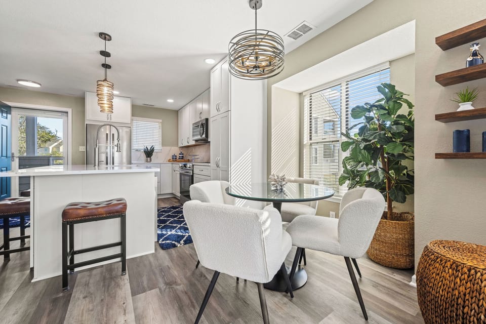 PC116: Seas the Day | Dining Area