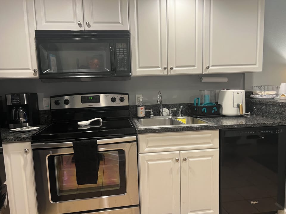 Kitchen - Updated Appliances with Granite Countertops