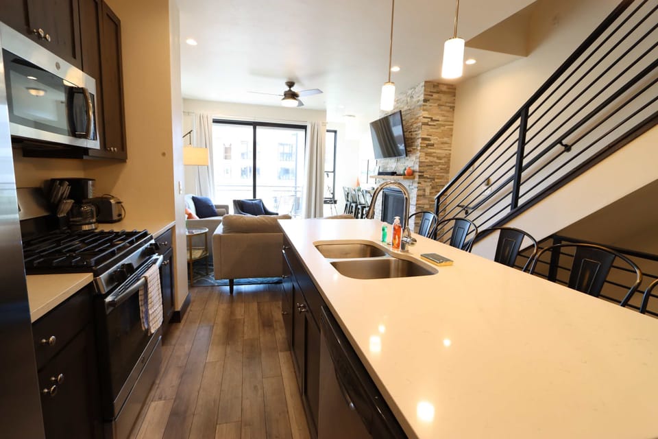 Fully furnished and equipped kitchen