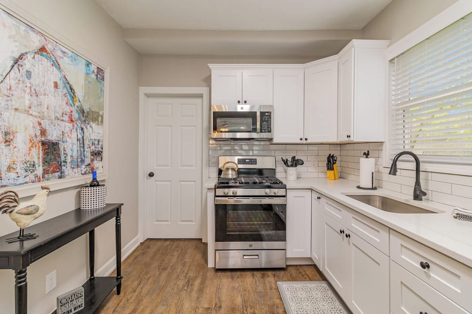Fully equipped kitchen - Lower unit