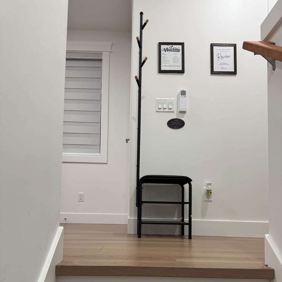 Shoe rack and coat rack