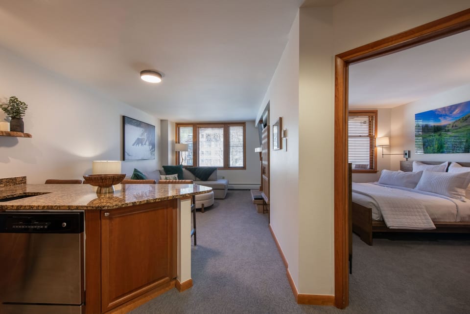 Floor, Flooring, Indoors, Hardwood, Lamp