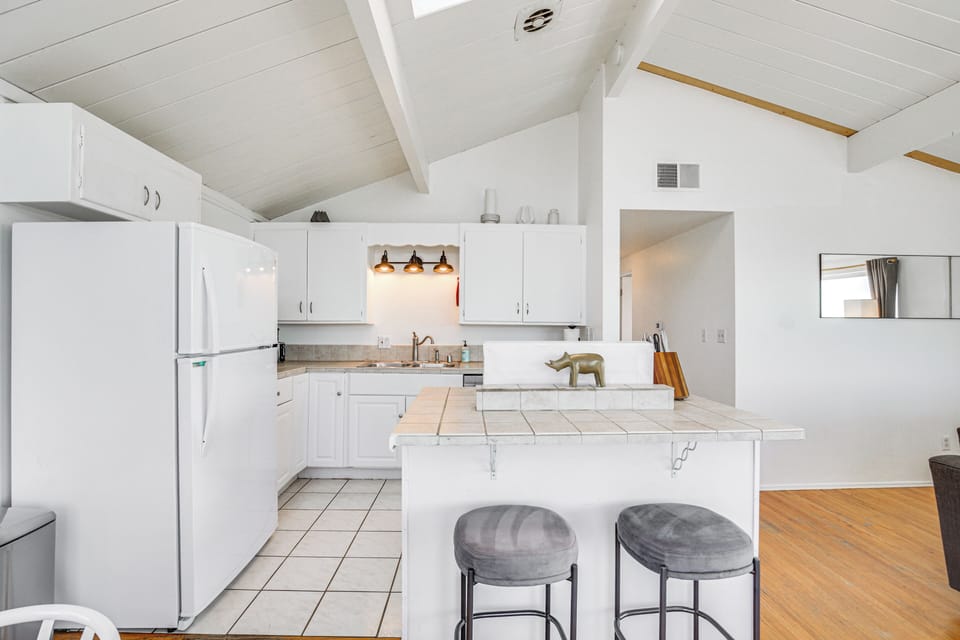 Kitchen | Keurig Coffee Maker | Toaster