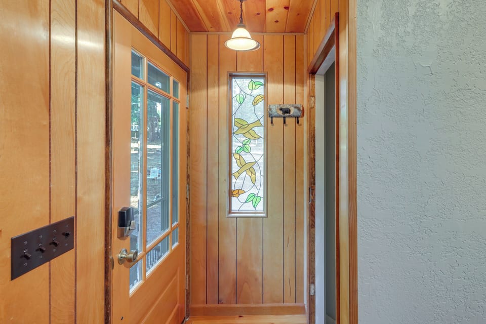 Entryway | Main Level