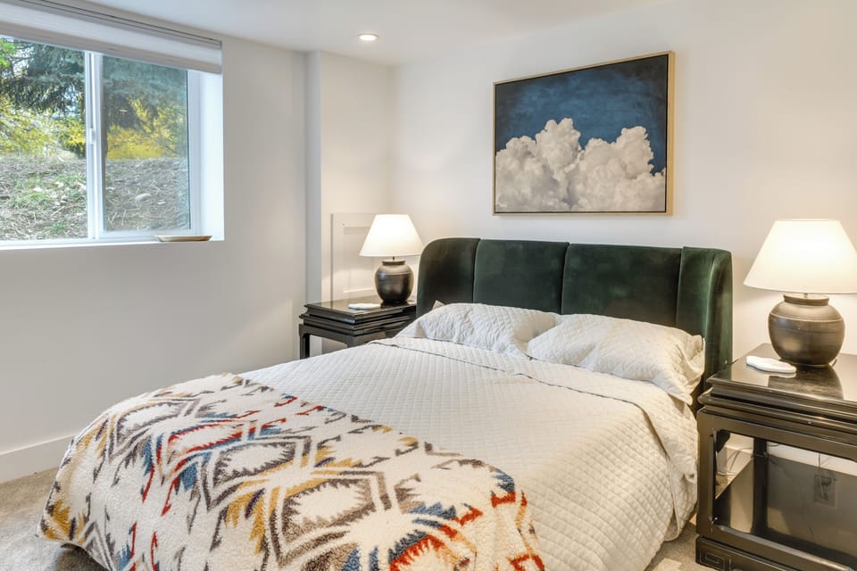 Bedroom 4 | Queen Bed | Basement