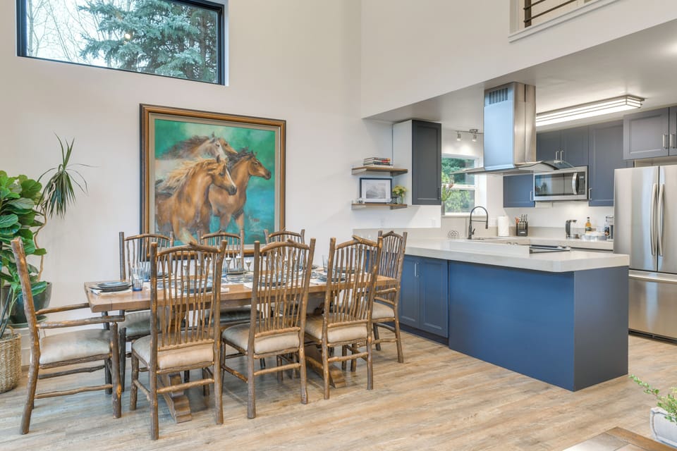 Main Dining Area | Dishware/Flatware | 1st Floor