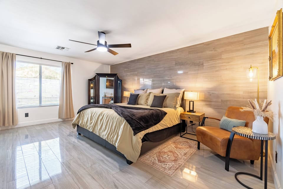 Master Bedroom (1)