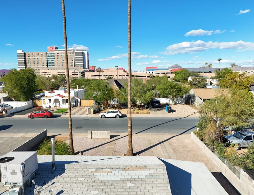 Just 3 minutes from Phoenix Children's Hospital, Banner Health, and downtown attractions.