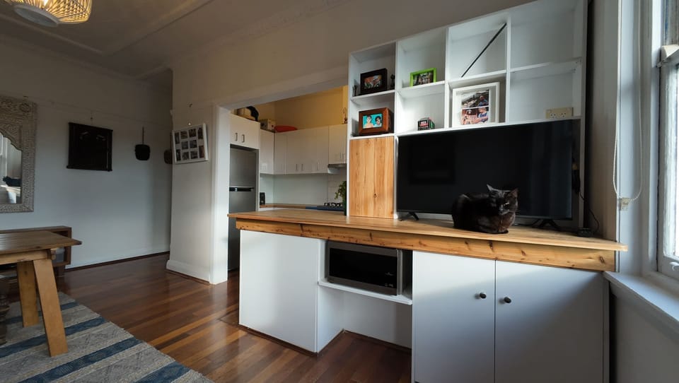 lounge + TV. 