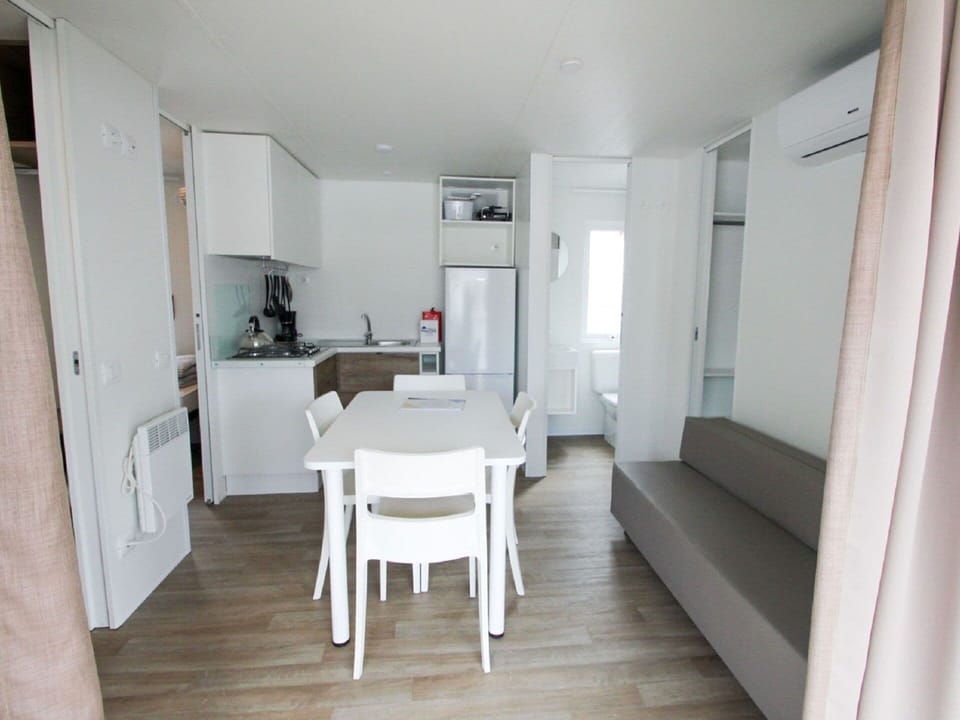 Table, Furniture, Couch, Window, Wood, Picture Frame, Interior Design, Living Room, Floor, Building