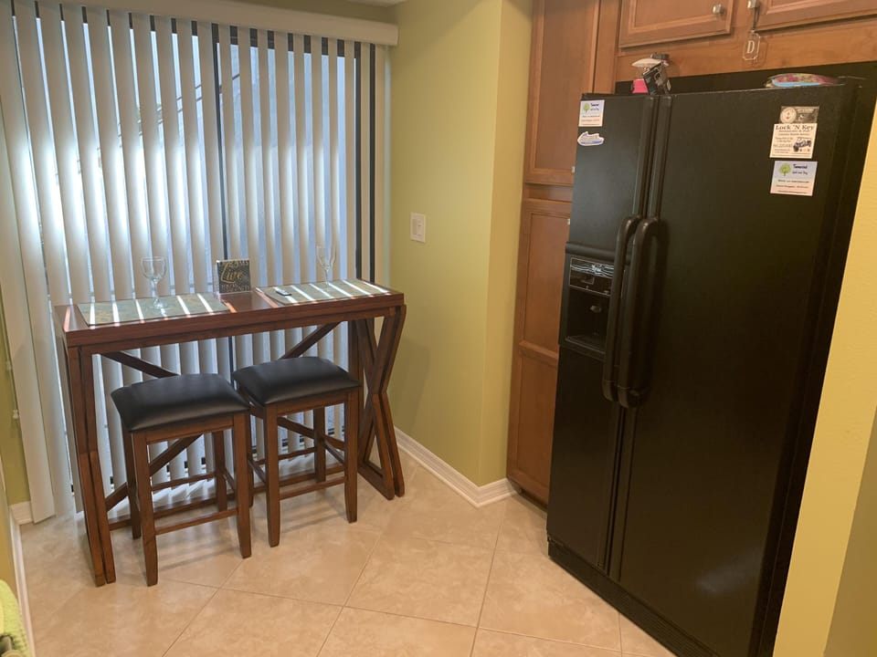 Gulf-Side Retreat – 2BR Ground-Floor Condo (1716)