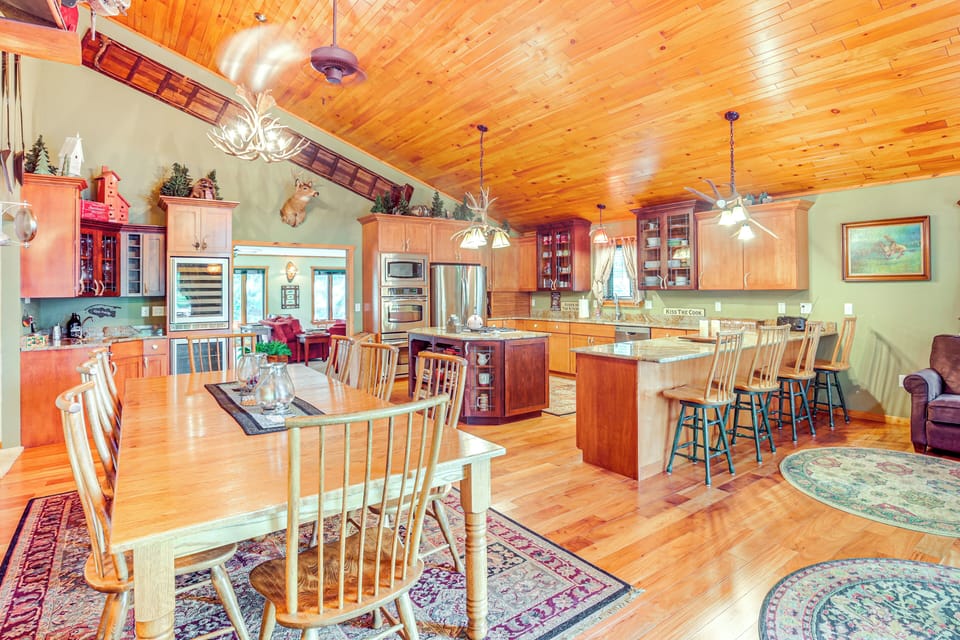 Kitchen | Cooking Basics | Coffee Maker | Toaster | Main Level