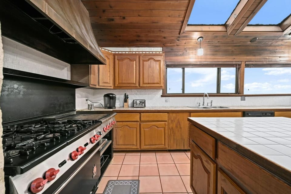 Kitchen with Commercial cook range