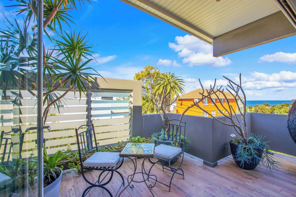 Parents Retreat: Second outdoor Area located off the Main Bedroom - Upstairs with ocean views 