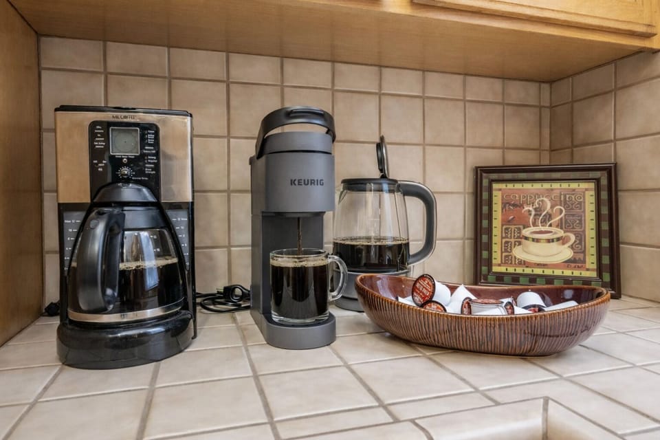 Granite Ridge Getaway is beautifully decorated and stocked with amenities. From wine, hot cocoa, and coffee -we've got you covered!
