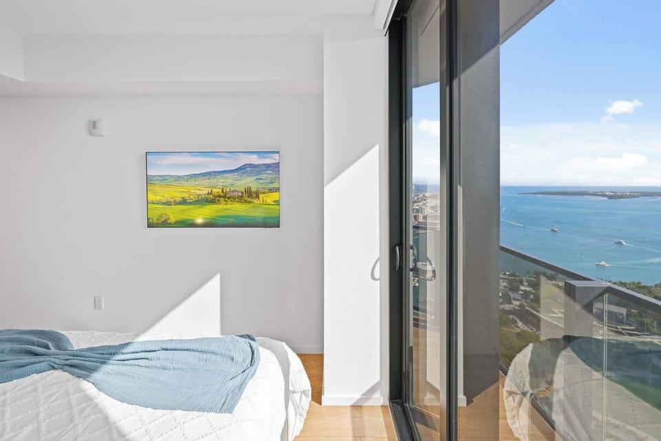 Wake up to breathtaking ocean views in this cozy studio apartment, perfect for a relaxing getaway.