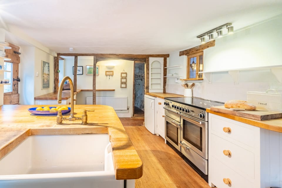 Ground floor: Kitchen with shaker style units