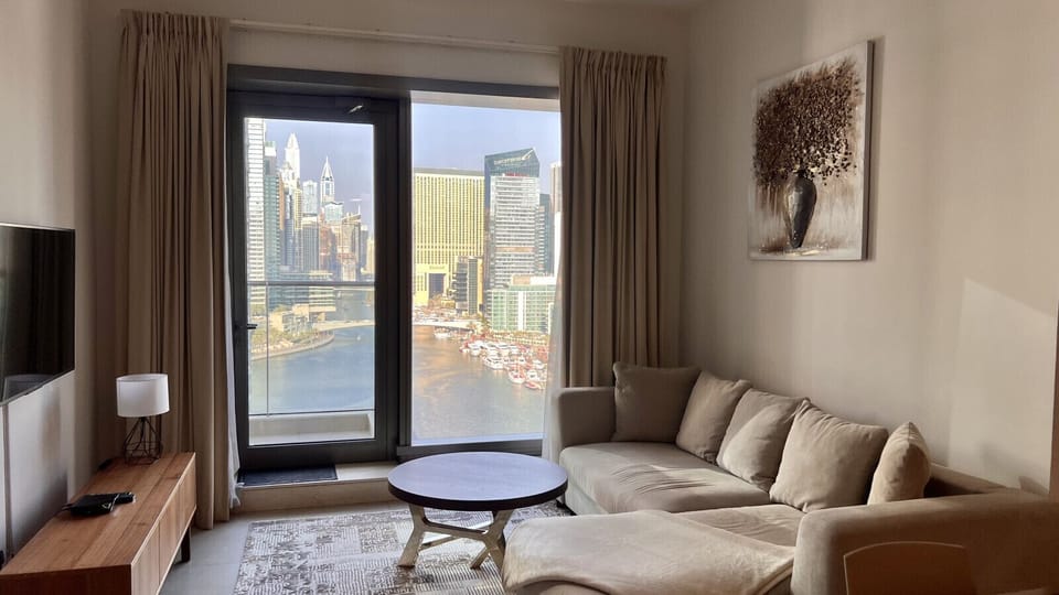 Sparkle Tower | Elegant 1-Bedroom Apartment in Dubai Marina