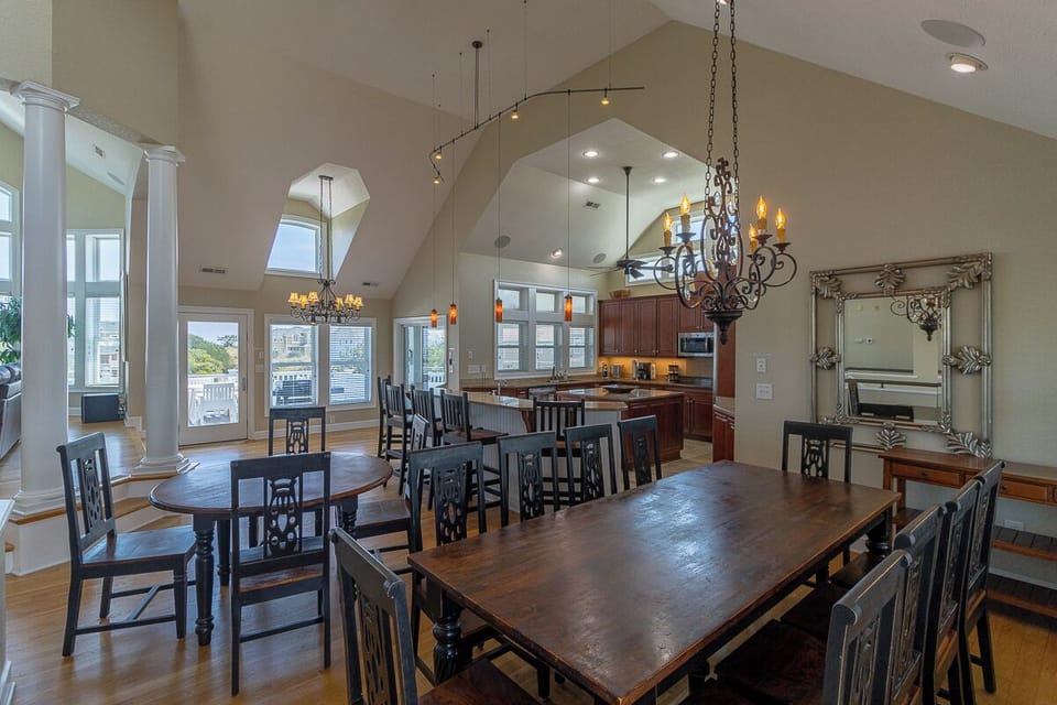 Top Level Dining Area