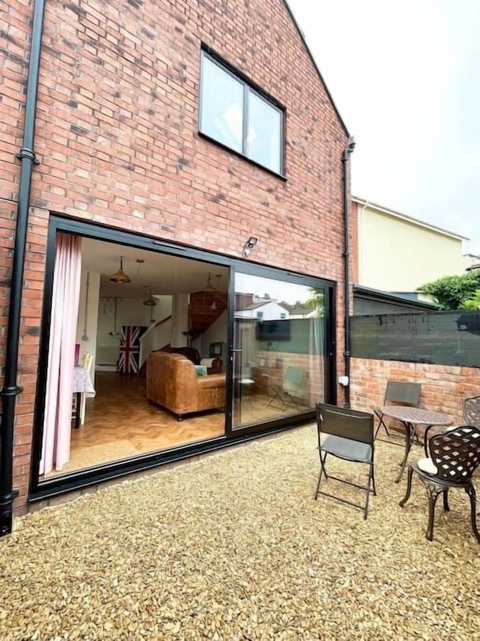 Private courtyard (4)