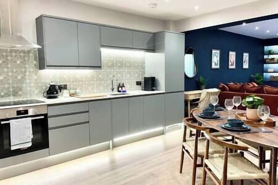 Open plan kitchen/dining area (2)