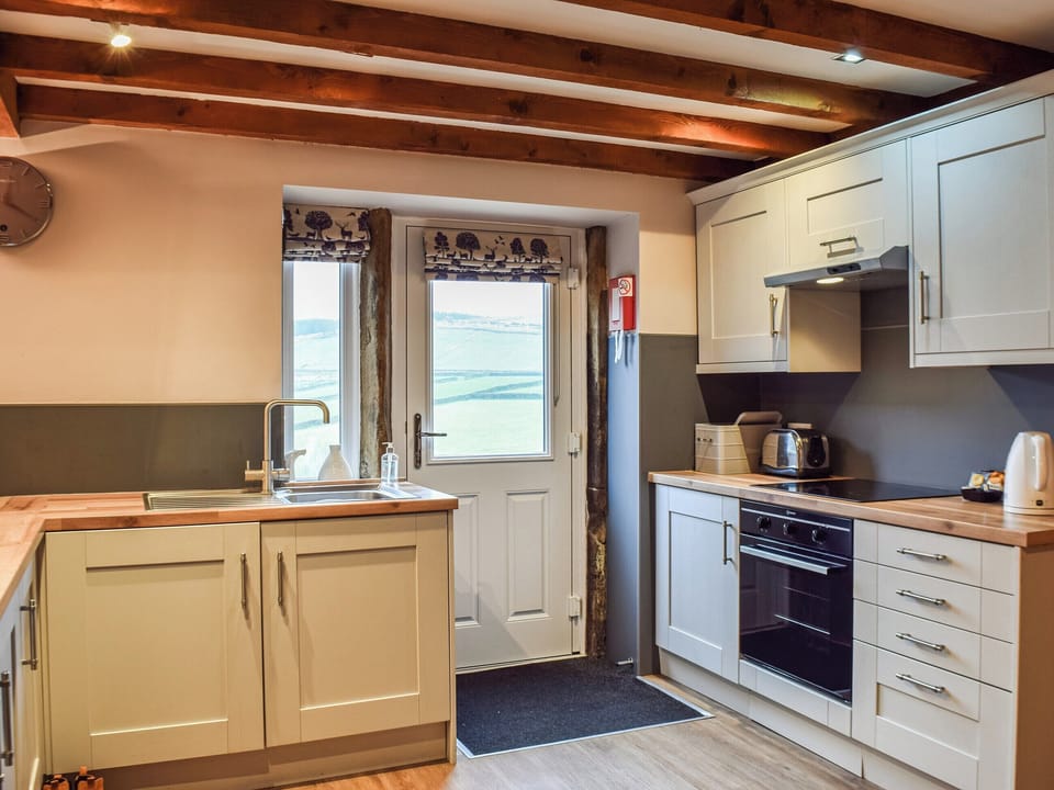 Kitchen | Trough Cottage - Lane Farm, Holmfirth