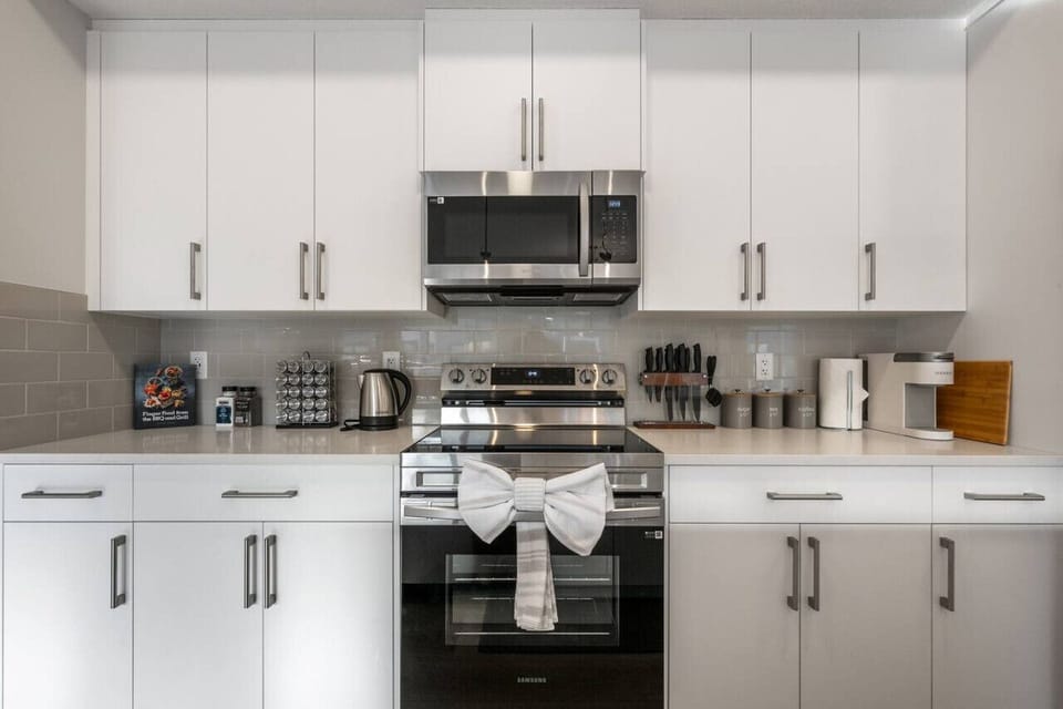 Full size kitchen with all the amenities and cookware you could image!