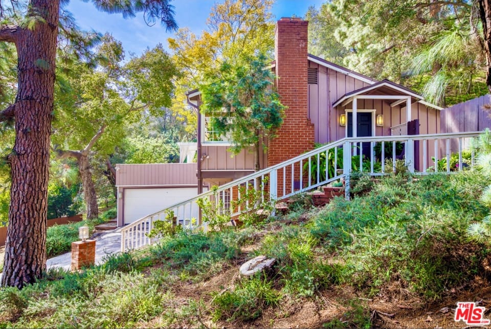 HOLLYWOOD HILLS SPA RETREAT+VIEWS+JACUZZI STYLE TUB+STEAM ROOM+GARDEN+DECK
