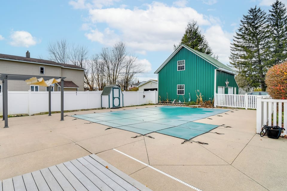Private Seasonal Pool | Gas Grill