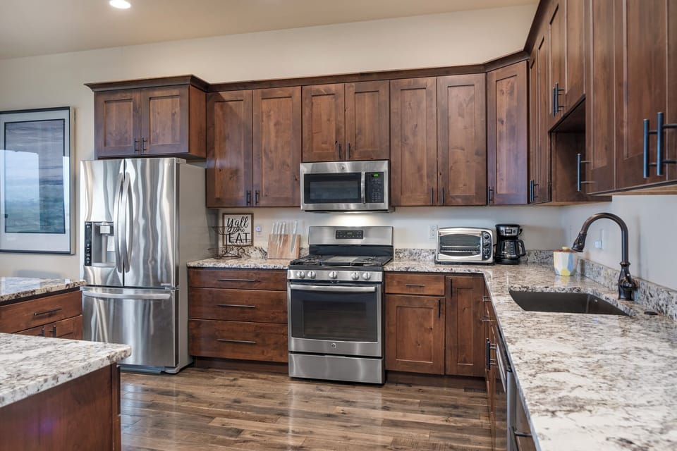 Stainless Steel Appliances | Main Level
