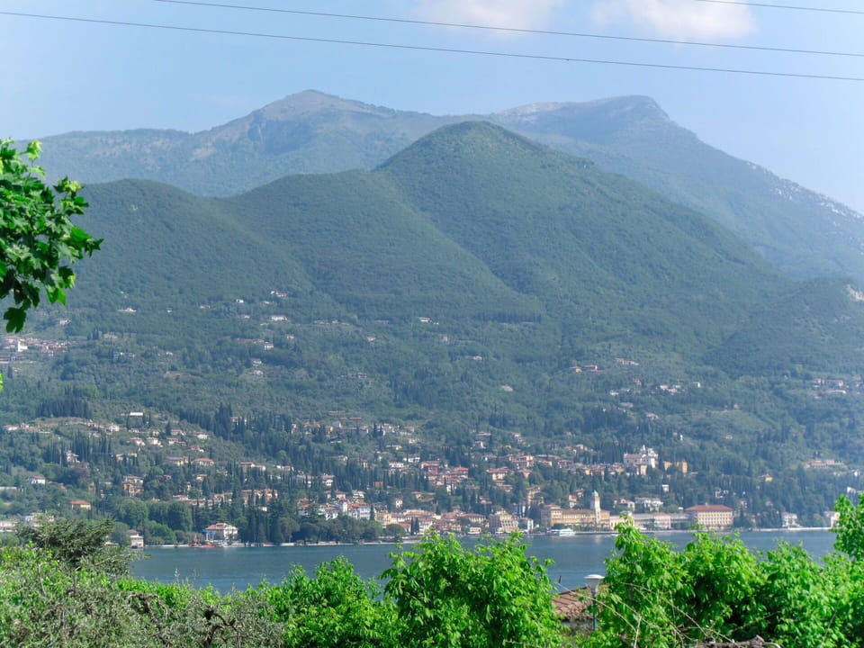 Water, Sky, Mountain, Water Resources, Nature, Highland, Tree, Natural Landscape, Cloud, Vegetation