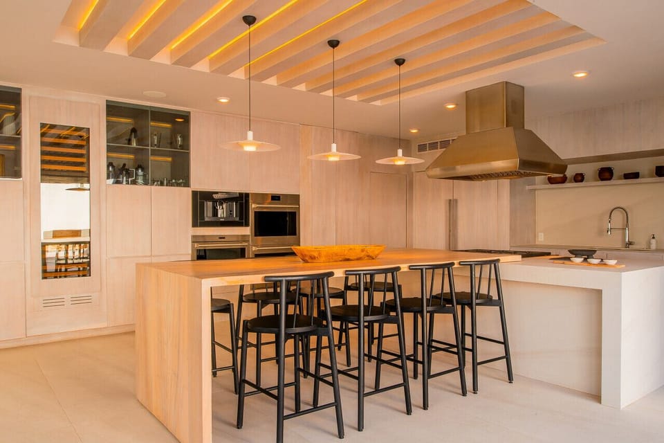 Kitchen Dining Area
