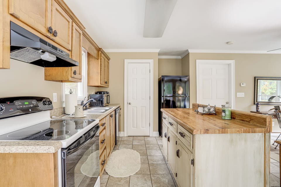 Kitchen | Single-Serve Coffee Maker | Dishwasher | Cooking Basics