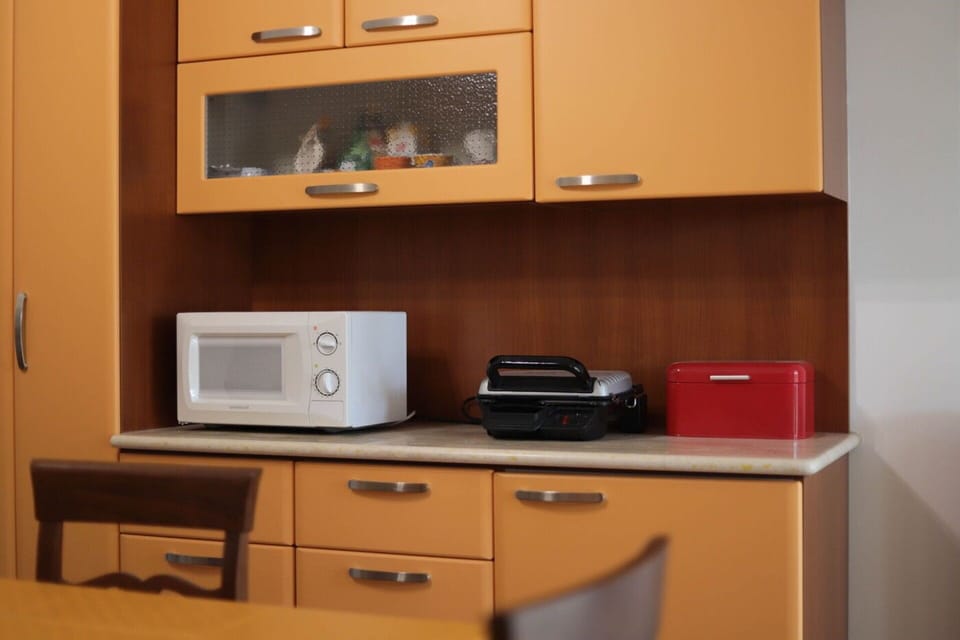 Autumn, Kitchen, Spring, Summer