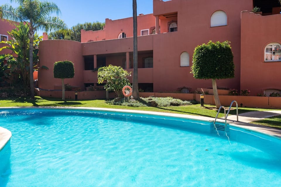 Holiday Home Swimming Pool