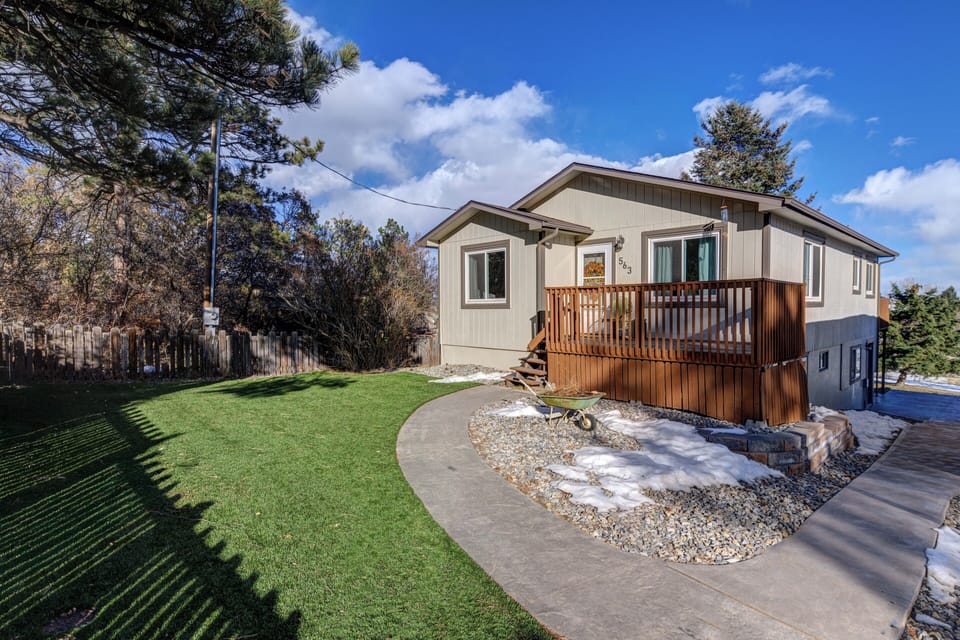 Welcome to Charming Columbine!