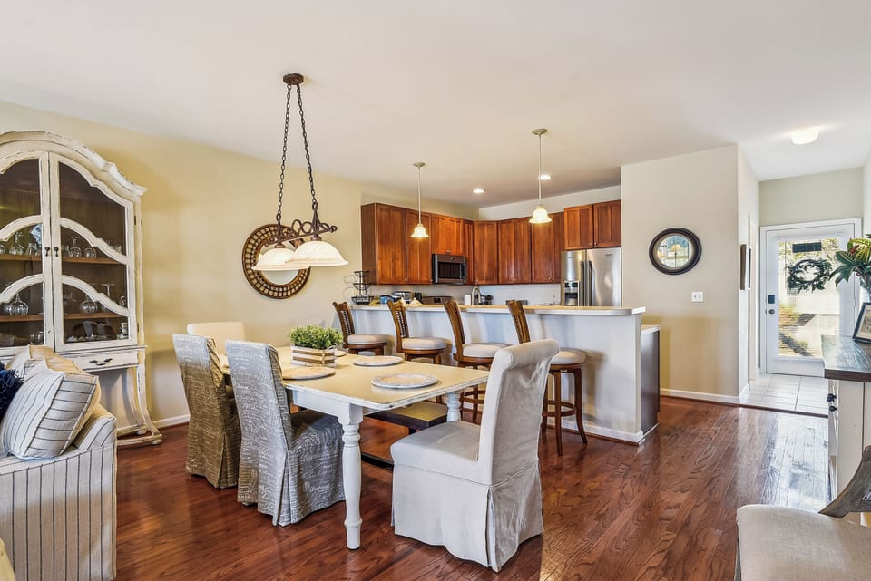 Main Level,Dining Area,