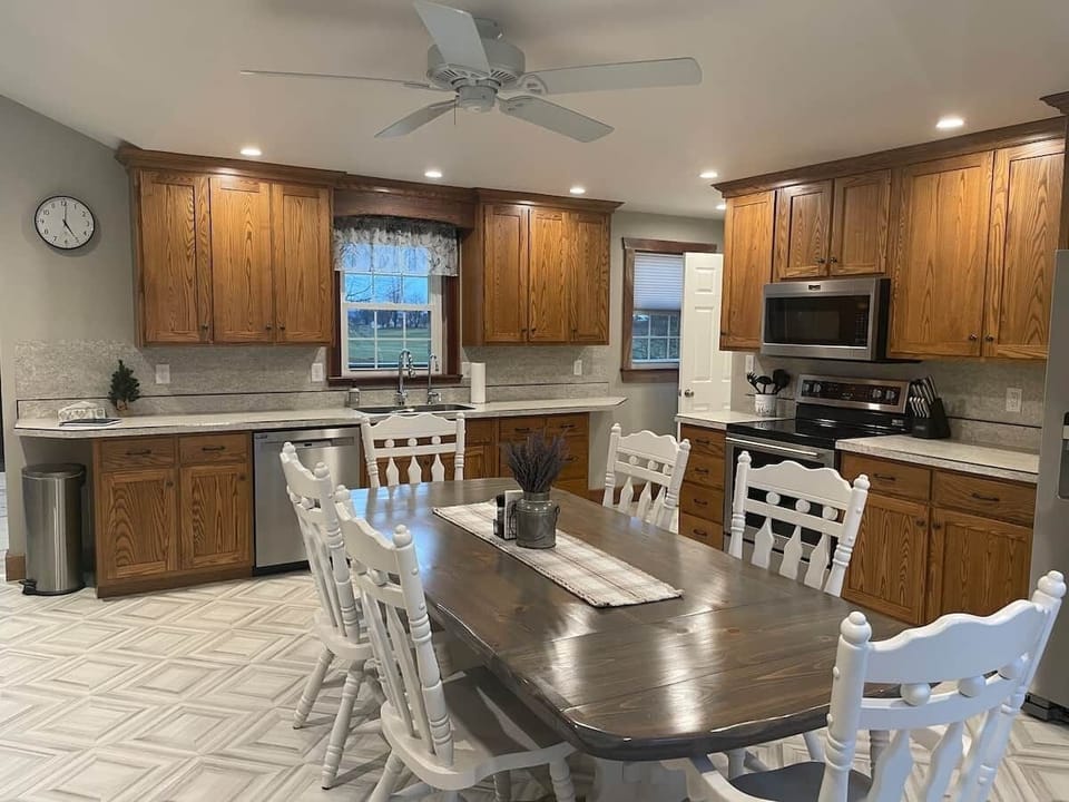 Another view of the kitchen