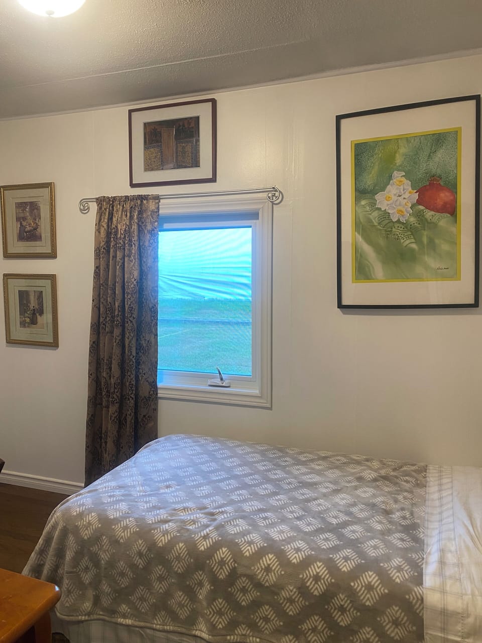 2nd bedroom