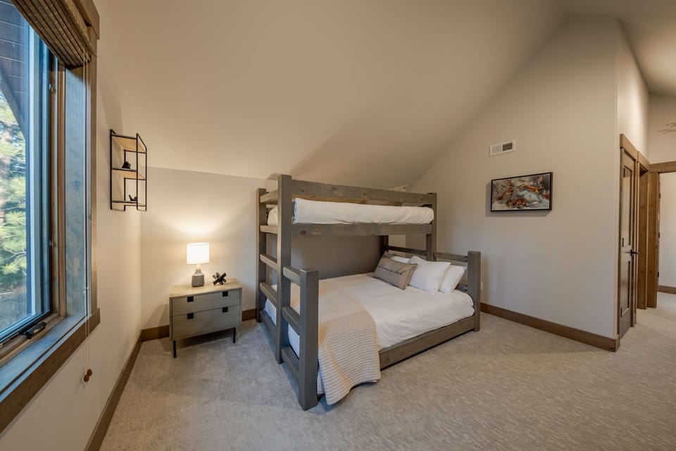 Bedroom 3 with twin/queen bunk bed and ensuite