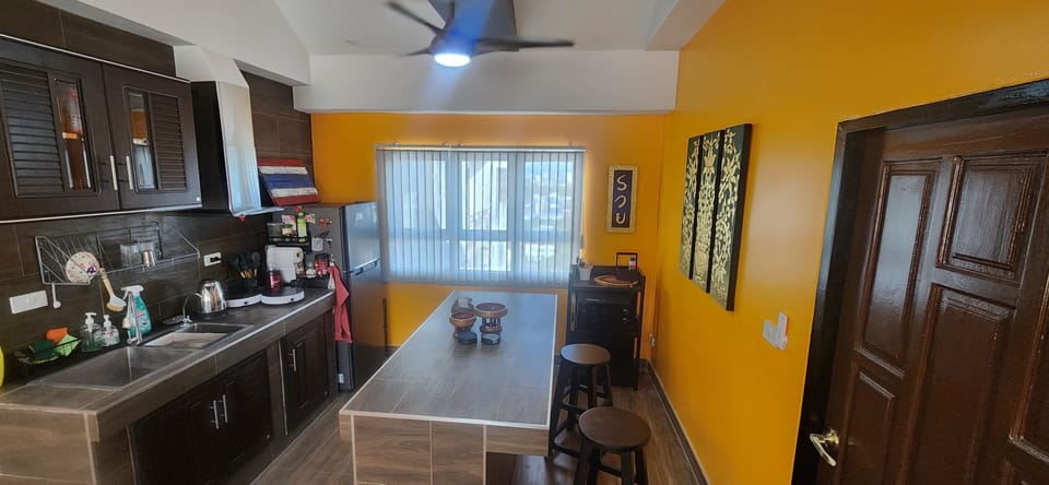Kitchen with Island, breakfast nook