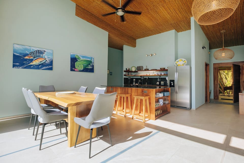 Dining Room and kitchen (2)