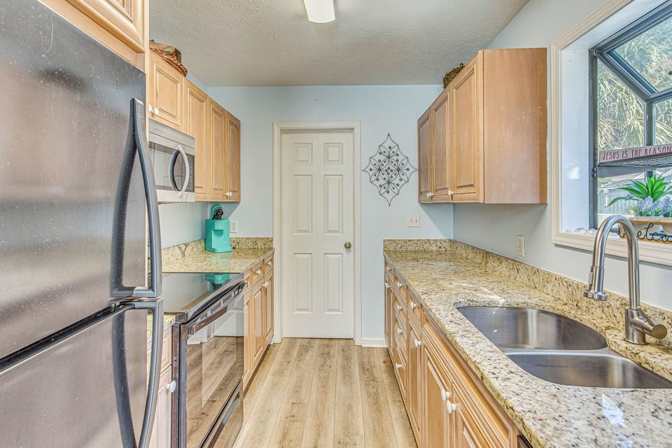 Kitchen | Drip Coffee Maker | Blender | Slow Cooker | 1st Floor