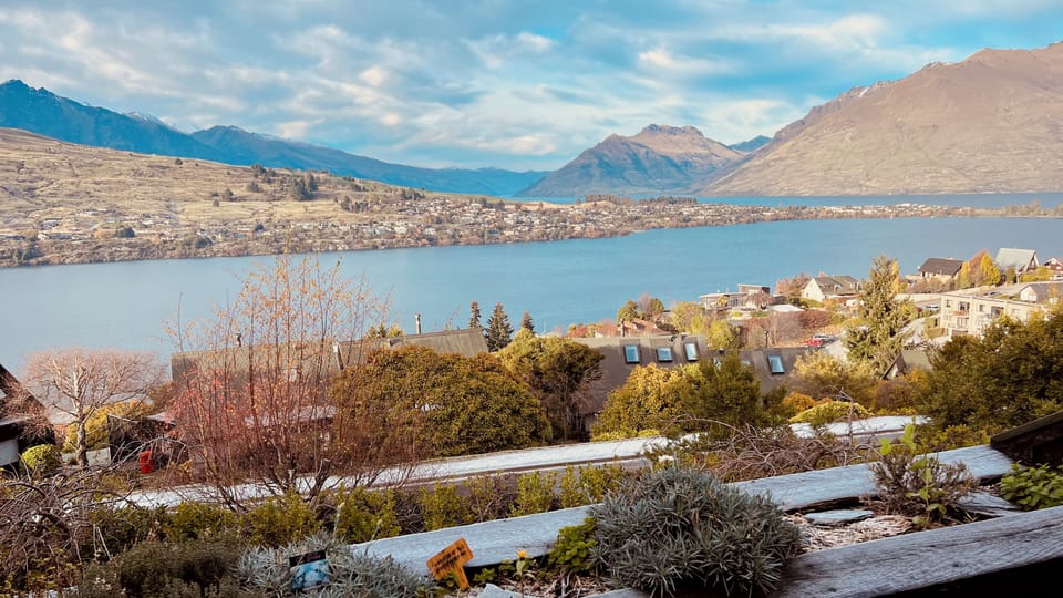 View of Lake Whakatipu and Peninsula