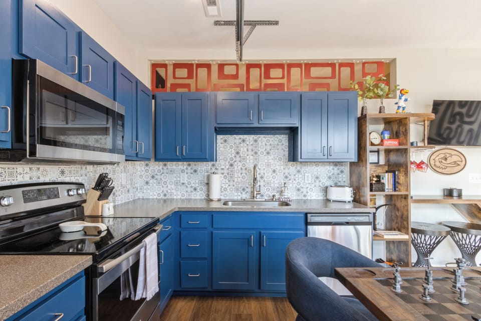 Full Kitchen.
