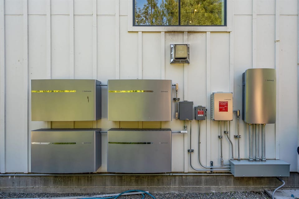 Solar with back up power in case of a power outage