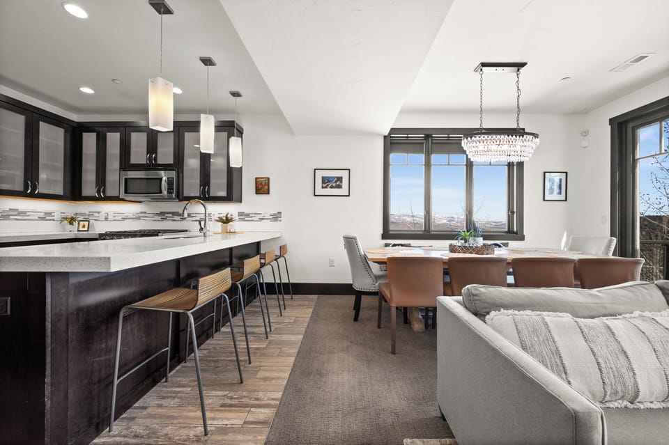 Dining area and bar seating