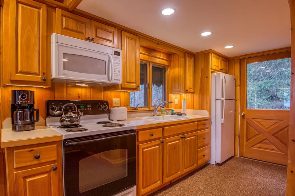 Kitchen and Entryway